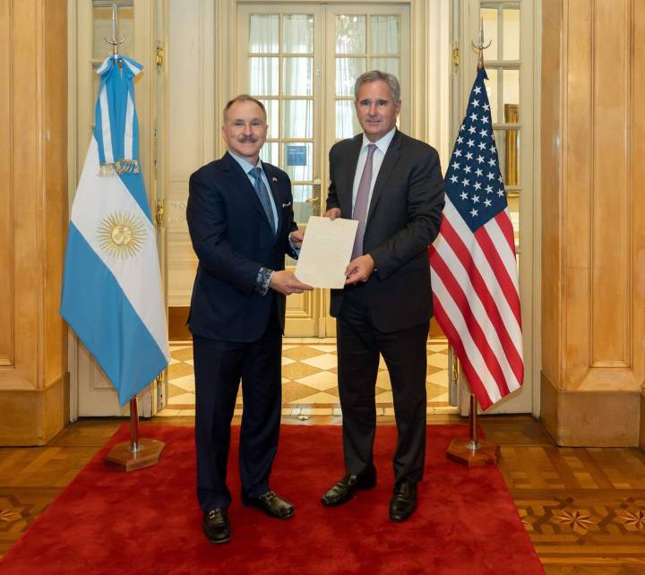 Peter Lamelas entregó sus credenciales y se convirtió en embajador de EEUU en Argentina