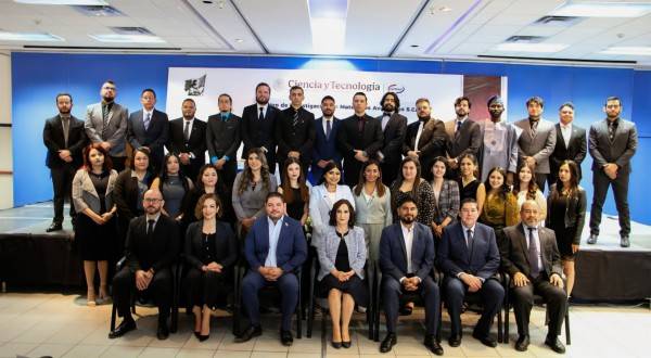 Celebra CIMAV graduación de 81 profesionales