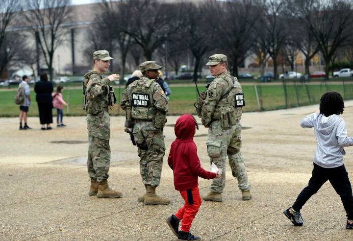 Atacan a 2 de la Guardia cerca de la Casa Blanca