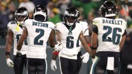 Eagles ganan en Green Bay un duelo opaco en puntos