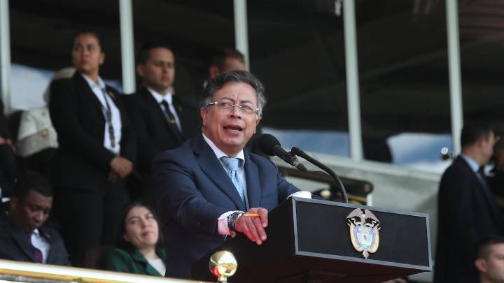 “Nadie se atreverá a amenazarnos”: Gustavo Petro lanzó inesperado discurso tras la compra de aviones de guerra