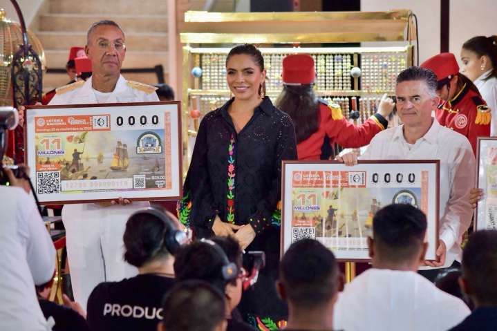 Lotería Nacional realiza sorteo en territorio veracruzano para honrar 200 años de la Consolidación de la Independencia en el mar