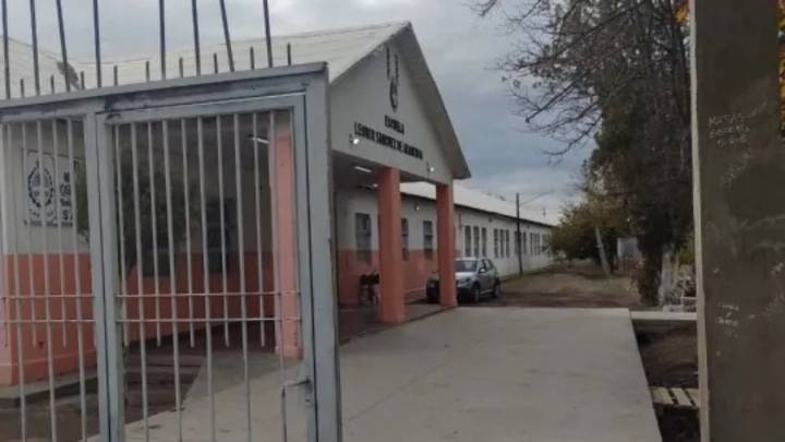 Alumnos armados generaron temor a la salida de una escuela en Caucete