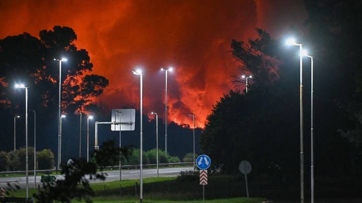 Fuerte explosión en zona industrial cerca del aeropuerto de Buenos Aires; reportan al menos 15 heridos