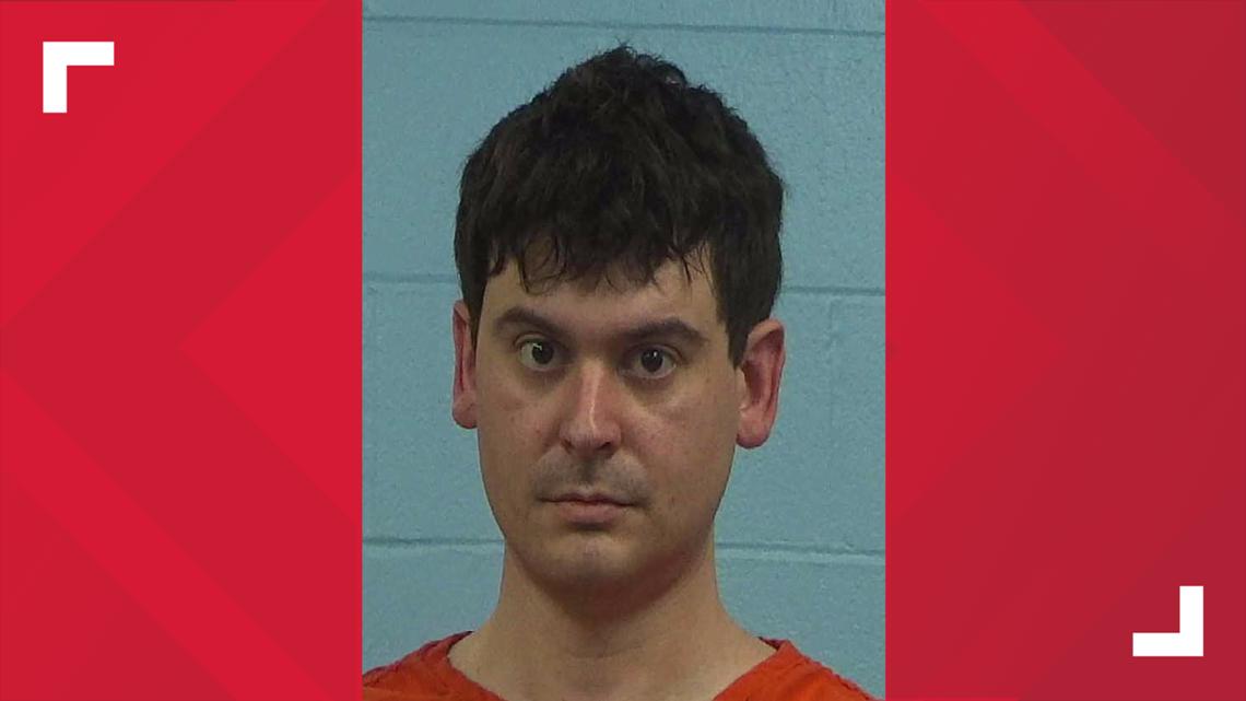 Former Austin ISD teacher facing child pornography, student relationship charges