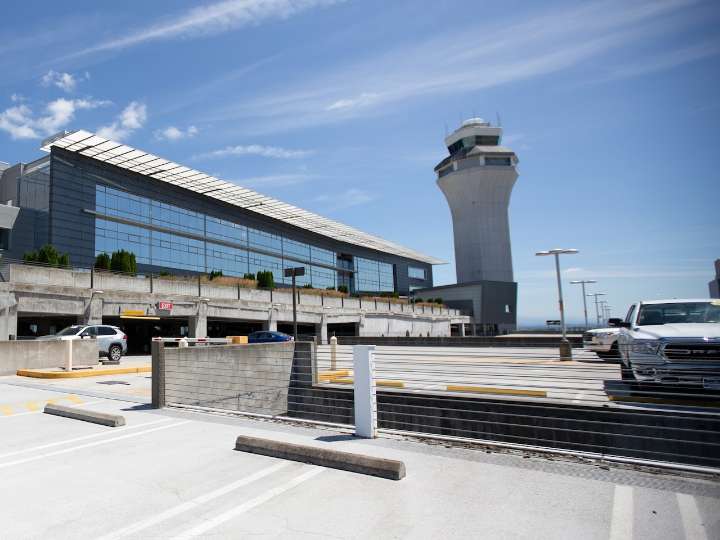 These 40 airports will slash flights as federal government shutdown strains controller staffing