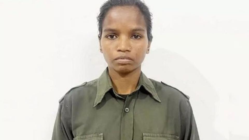 Female Maoist with Rs 17 lakh bounty surrenders to Chhattisgarh police