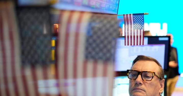 Wall Street holds stead as earnings reports flow in