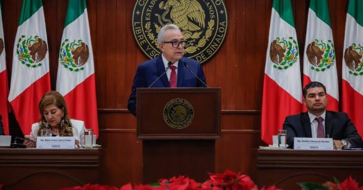 Rocha Moya destaca crecimiento, reducción de la pobreza y nueva infraestructura en su Cuarto Informe en Sinaloa