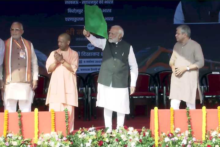 Ernakulam-Bengaluru Vande Bharat Express flagged off by PM Narendra Modi