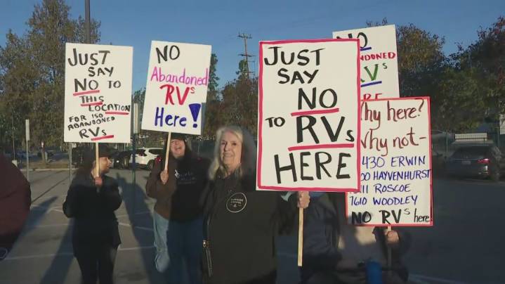 Residents rally against RV impound yard proposal in L.A. neighborhood 