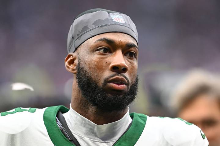 Breece Hall Gets $48M News After Aaron Glenn Blocks Jets RB Trade Jets DC Aaron Glenn reportedly blocked Breece Hall’s trade as rival teams called in. Now, the RB eyes a potential $48M payday if he st