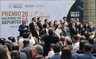 Claudia Sheinbaum entrega el Premio Nacional del Deporte 2025 a 16 destacados atletas