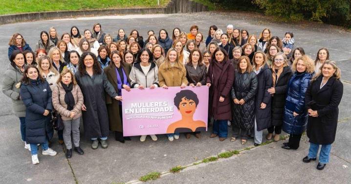 El PPdeG reclama más presencia policial y refuerzos contra la violencia de género en el acto del 25N