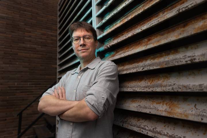 Miguel Pita, genetista: “En el enamoramiento se activan mecanismos para que sufras en el desamor”