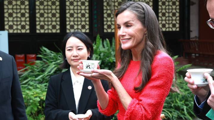 La reina Letizia impresiona en China en un homenaje a Antonio Machado