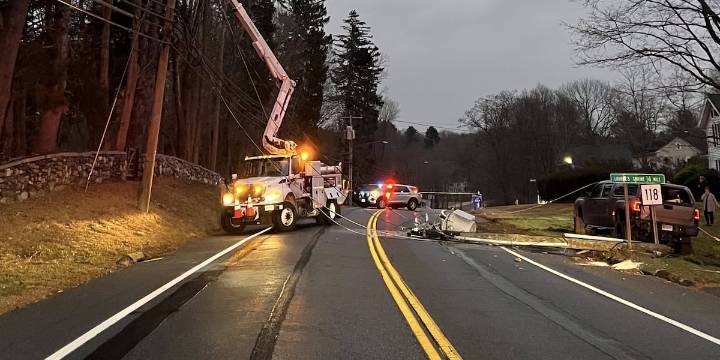 Route 118 closed after car crashes into utility pole in Litchfield