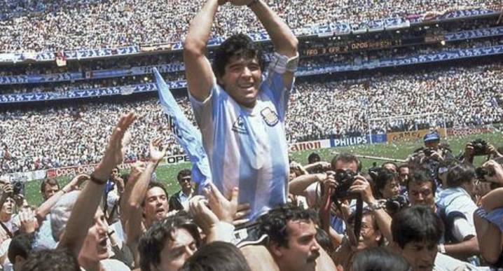 Diego Armando Maradona, entre el cielo y el infierno