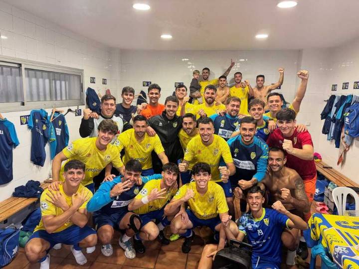 El Conil CF sube ocho puestos en liga en tan solo un mes