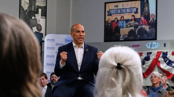 Cory Booker says Dems need to 'get back in the huddle' after blowing a big play