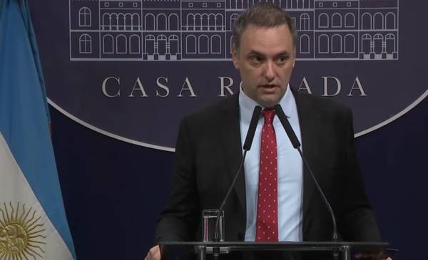 Adorni no negó cambios en el monotributo: "Probablemente a alguna le peguen"