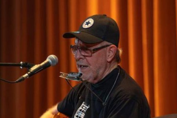 MARAVILLOSO! León Gieco interpretó Solo le pido a Dios en guaraní