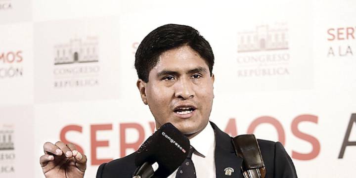 Wilson Soto da marcha atrás y retira proyecto que exigía título profesional a influencers para difundir información