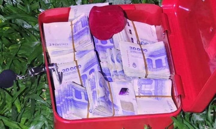 Entró a una casa y, tras amenazar a un menor, se llevó una caja de seguridad, pero fue detenido por la Policía