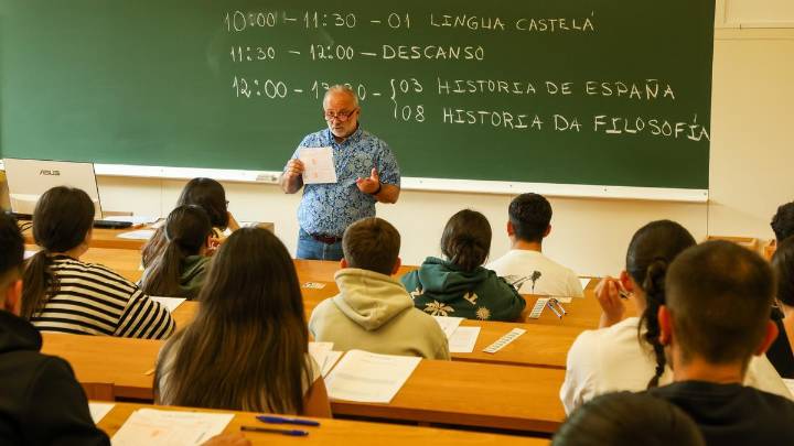 Los universitarios gallegos, a la cola del Estado en la nota media del expediente