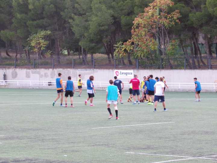 Jugadores turolenses sub16 del Renault Autersa Rugby Teruel participan en un nuevo entrenamiento con la selección aragonesa