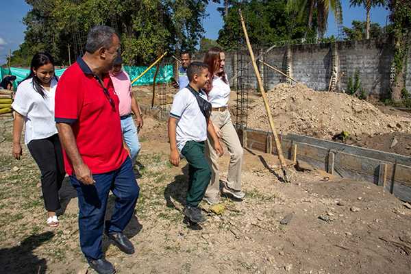Alcaldía de Algarrobo y Drummond se unen para la construcción de nuevas aulas en institución educativa municipal