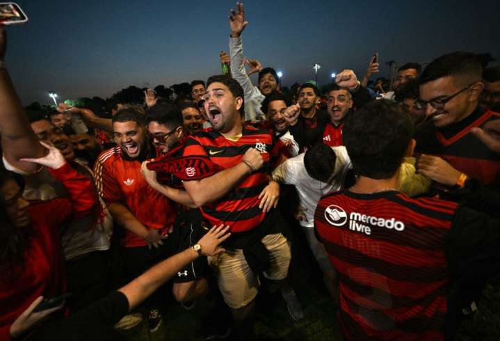 Copa Libertadores: Hinchas de Flamengo rezan en Lima por el título antes de la final