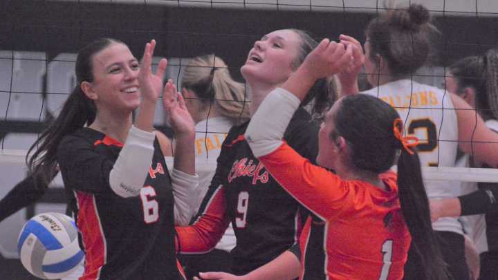 How 'playing with friends' mindset paid off for Cheboygan volleyball