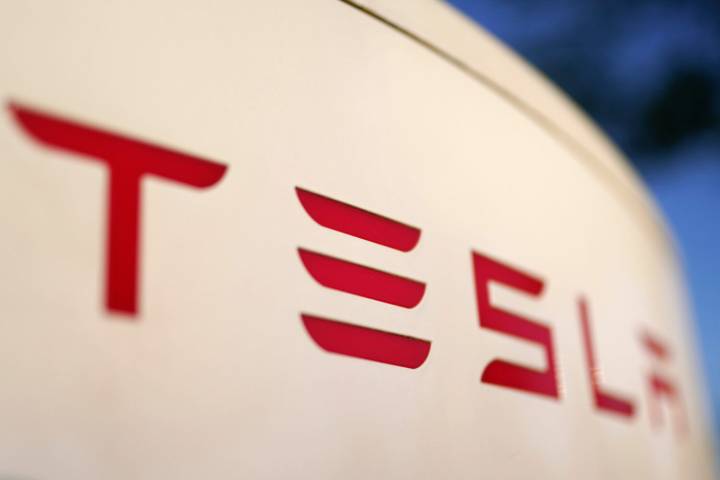 Tesla begins hiring for Waller County battery factory