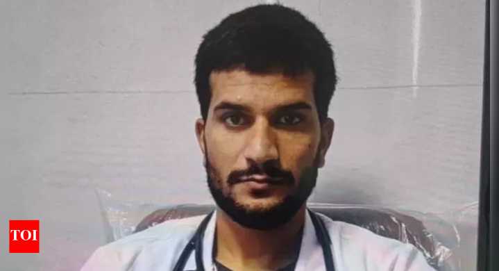 Delhi Red Fort car blast: How video grabs from 50 CCTVs helped track 'bomber' Umar’s movements; spotted at tea shop before explosion