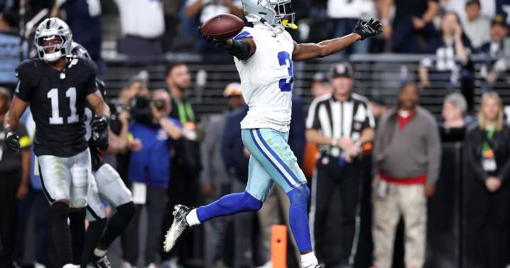 Cowboys honor Marshawn Kneeland, roll past Raiders 33