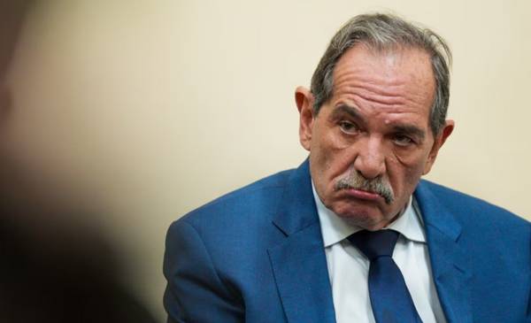 Internaron de urgencia a José Alperovich por una complicación en el intestino