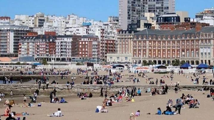 Verano 2026: nuevas sanciones para quienes fumen fuera de las áreas permitidas en Mar del Plata