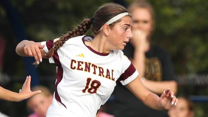 Bozinis’ brace lifts Central past Lenape in SJG4 opener -