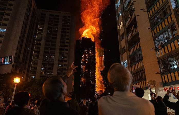 Mortal incendio de edificios en HK