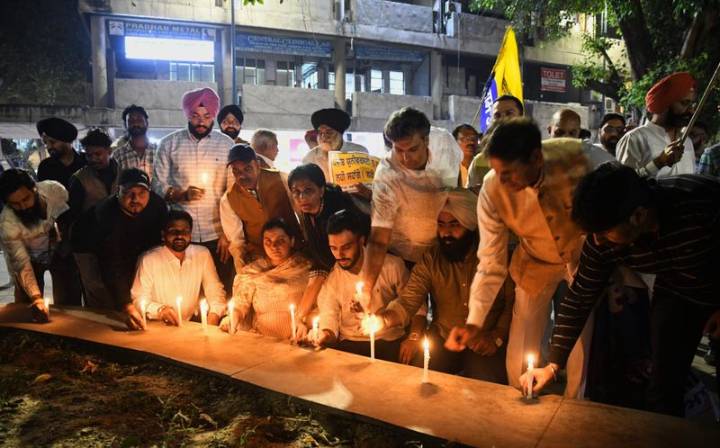 PU students shut gate over shake-up, gherao officials; AAP holds protest