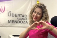 Lourdes Arrieta quiere volver a ‘Las fuerzas del cielo’ pero hasta los libertarios la bardean por un llamativo logo que está usando