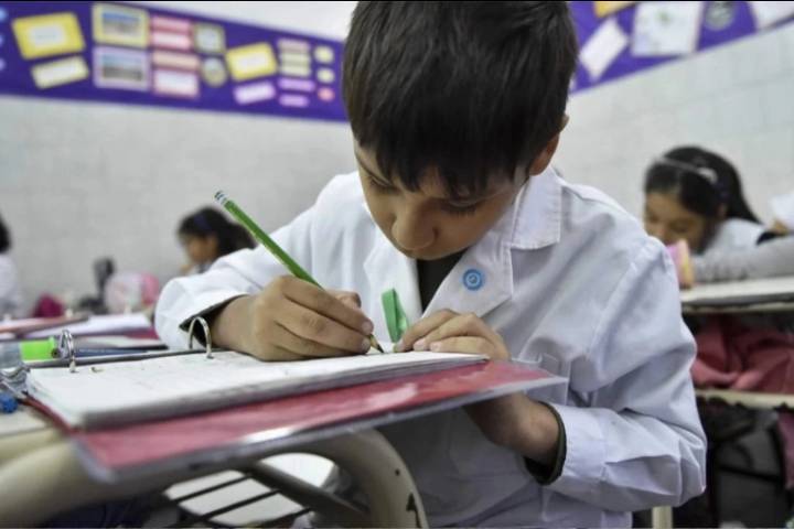 Vouchers educativos: quiénes acceden en noviembre y los requisitos vigentes