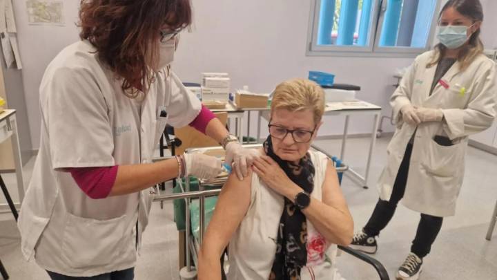 Comienza la vacunación de la gripe para los mayores de 60 años y del covid para mayores de 70