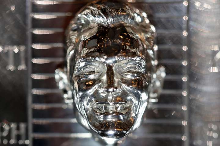 El rostro de Álex Palou ya está esculpido en el trofeo de las 500 Millas de Indianápolis