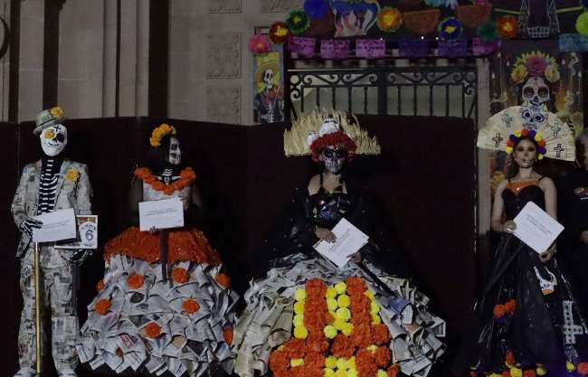 Celebran en Tec Saltillo Día de Muertos con catrinas