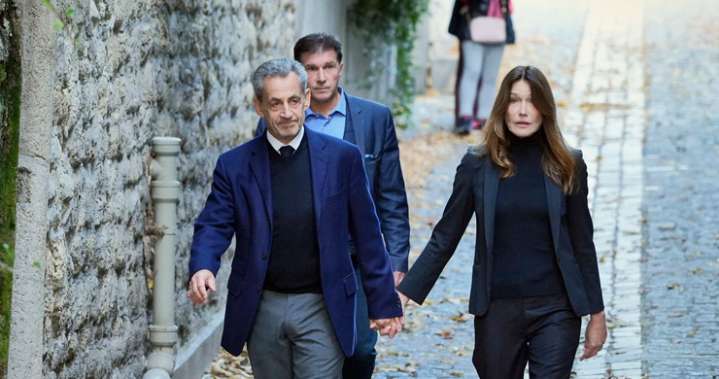 Ponen en libertad vigilada a Nicolas Sarkozy después de 21 días en la cárcel