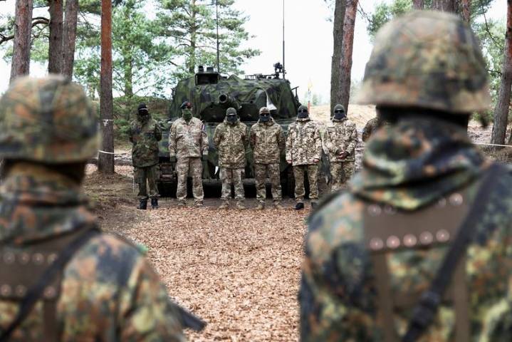 European military trainers should be part of Ukraine security guarantees, EU general says