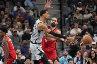 Deadspin | Spurs end Rockets' win streak in NBA Cup opener for both