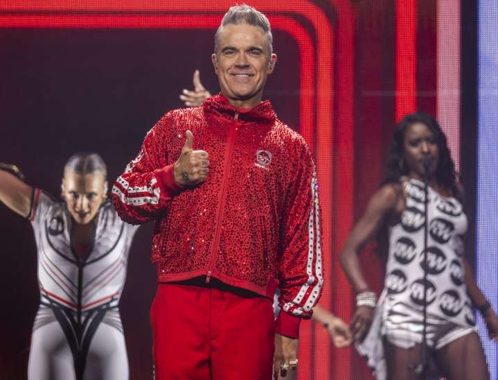 Cele|bitchy | Robbie Williams claims his GLP-1 has caused extremely blurry vision & blindness